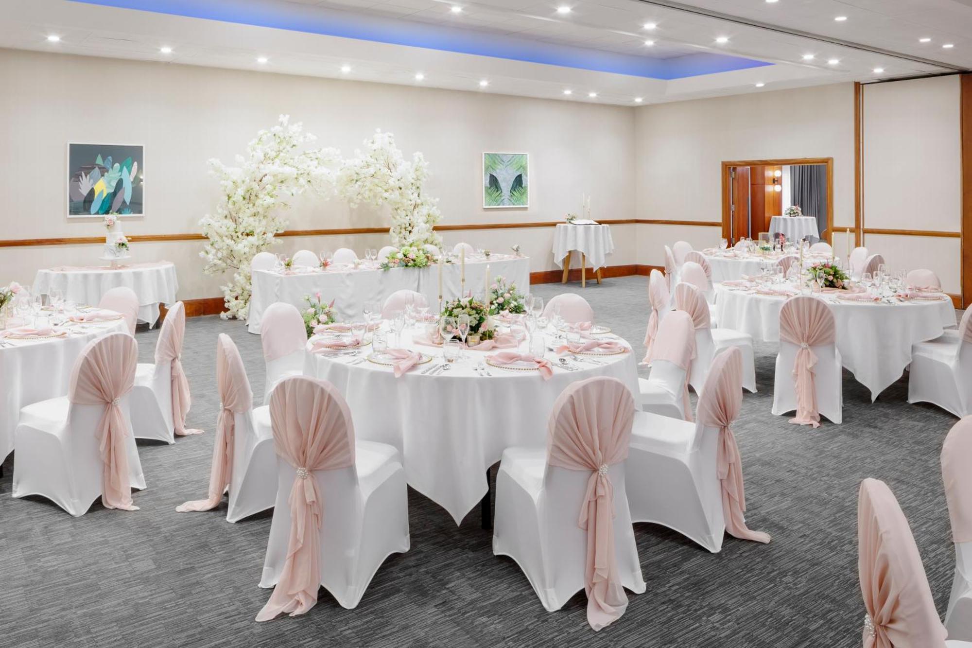 Holiday Inn Leicester City By Ihg Bagian luar foto